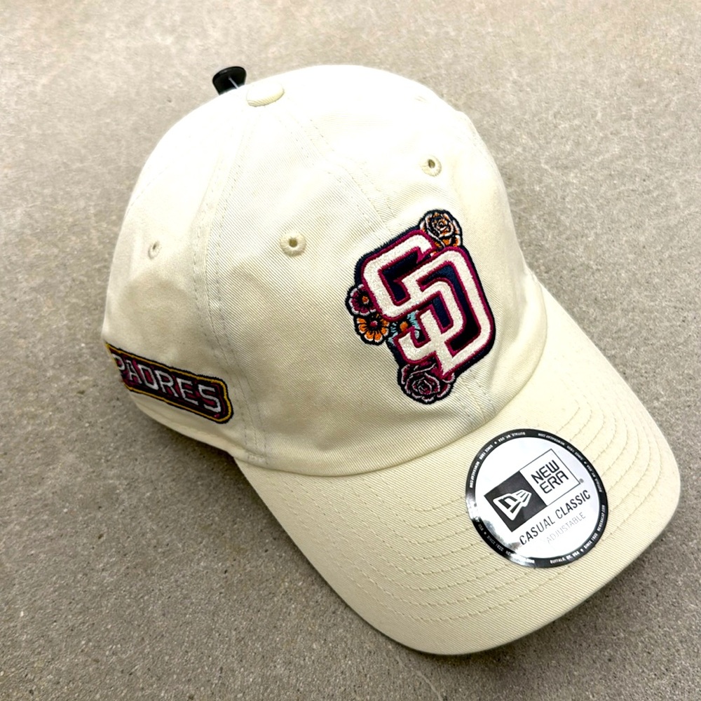 NWT!! Never worn Padres City Connect adjustable casual classic New Era hat